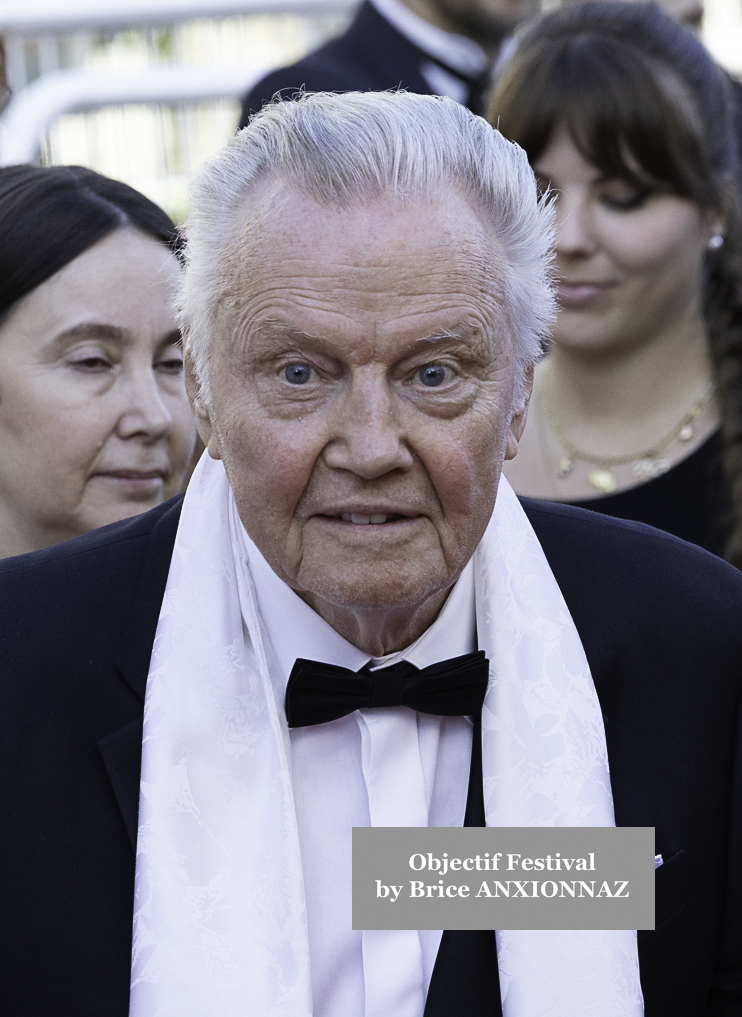  Jon Voight - Show attends the 77th-Cannes-International-Film-Festival, France on May 16th, 2024 - Photos by Brice ANXIONNAZ (Objectif Festival)